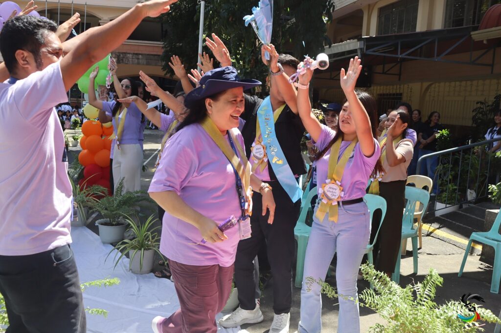 Liwanag ng Bayan: Ang Kabayanihan ng mga Guro